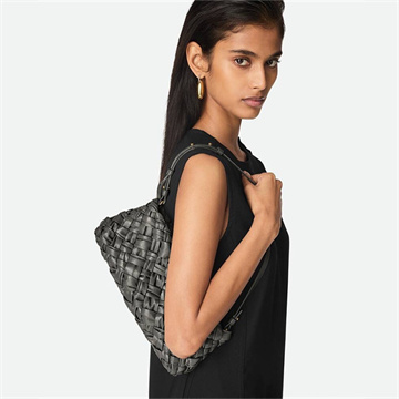 bottega veneta cha-cha intreccio leather shoulder bag #785780